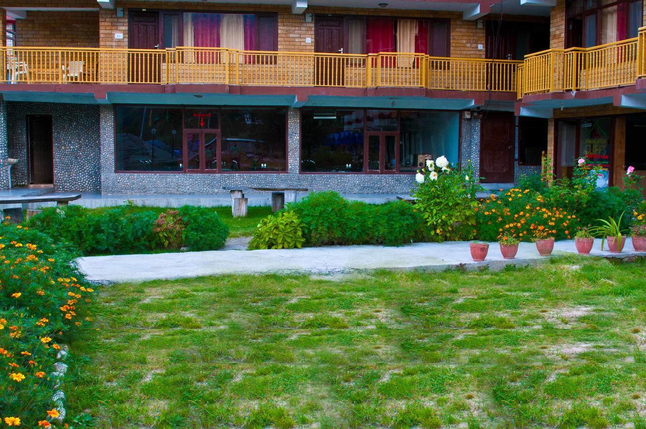 Himalayan Riverside Resort, Manali Exterior photo